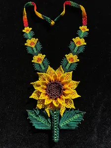 Collar de Moda con Cuentas Huichol, Collar con Flores, Joyería Indígena de Comercio Justo, Patrón Nativo, Regalo para Ella, Estilo Boho - Product Image 4