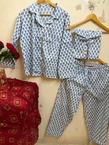 Conjunto de Pijama de Algodón 100% con Estampado de Leopardo Colorido, Cuello en V, Cintura Alta, Ropa de Dormir de Lujo para Mujer, Manga Larga, Botones, Suave y Transpirable - Product Image 4