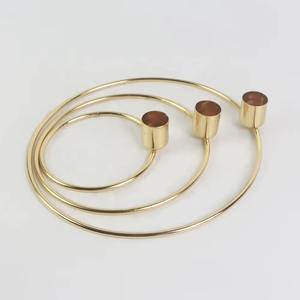 ชุดเชิงเทียนทองคำ 3 ชิ้น ขาตั้งโลหะสวยงามสำหรับตกแต่งห้องนั่งเล่น ตกแต่งบ้าน และจัดแสดงงานอีเว้นท์ จากอินเดีย - Product Image 2