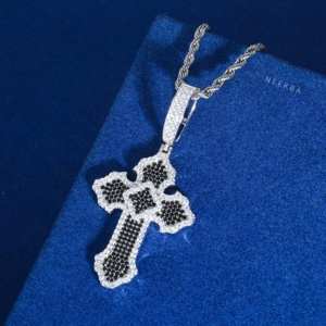 Pendentif Croix Moissanite Noir Pavé - Pendentif Croix Artisanale en Argent Sterling, Pendentif Moissanite Noir Jais - Product Image 3