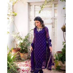 Ensemble haut et bas de créateur, silhouette fourreau, pour soirées, avec dupatta – en tissu mousseline - Product Image 6