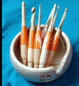 Ensemble moderne de 7 pièces d'aiguilles à tricoter en bois poli et résine dernier modèle de crochets avec support pour le tricotage à la main - Product Image 3