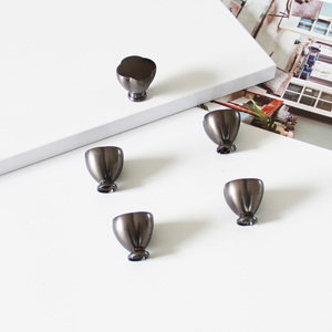 Cost-Effective Zinc Alloy Flower Knob Modern Cabinet Handle for Kitchen Bathroom Bedroom Nightstands and Furniture Drawers - Product Image 3