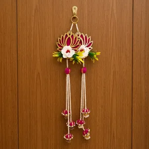 Décoration murale traditionnelle en forme de lotus rose avec des pompons en perles et un motif floral pour la décoration de mariage - Product Image 6