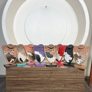 Présentoir à Colliers en Cuir Rose Tendance avec Motifs Floraux, en Cuir de Vachette Véritable, Accessoire de Présentation de Bijoux Élégant – Meilleures Ventes - Product Image 3