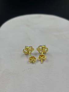 Boucles d'oreilles clous classiques en argent sterling 925 avec zircon, plaqué or 18 carats, motif ajouré, bijoux en gros - Product Image 4