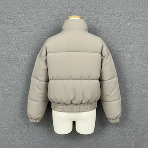 Vente en gros Canada Manteau d'hiver pour homme imperméable réversible grande taille avec capuche, fermeture éclair et détails boutonnés - Product Image 2