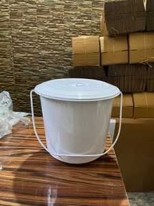 Cubo de porcelana esmaltada blanca con tapa, capacidad de 6-10L, estilo sencillo, para fregona, uso doméstico y de jardín - Product Image 1