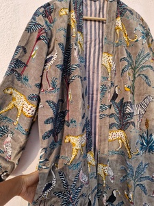 Kimono de terciopelo con estampado de selva gris, chaqueta larga hecha a mano, abrigo de lujo para mujer, abrigo bohemio de invierno - Product Image 5
