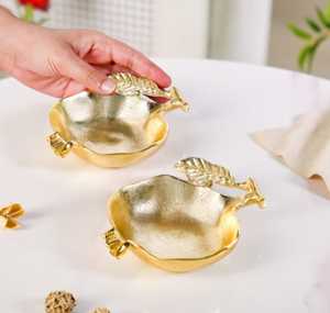 Tazón Decorativo de Aluminio Ecológico Hecho a Mano con Diseño de Granada Dorada para Servir Frutas, Aperitivos y Postres en Fiestas, Bodas y Hoteles - Product Image 6