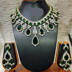 Collar de Diamantes Americanos, Elegante Color Verde, Joyería Fina para Mujer, Perfecto para Bodas, Fiestas, Festivales y Regalos - Product Image 1
