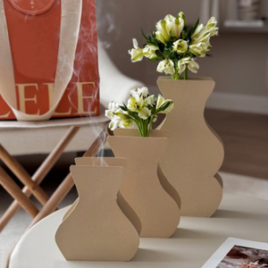 Juego de 3 jarrones de metal con diseño de flor, acabado con recubrimiento en polvo, diseño plano minimalista, hechos a mano para decoración de mesa. - Product Image 4