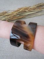 Bracelet manchette traditionnel pour femme en corne de buffle, forme boule, style classique moderne, personnalisable pour anniversaire, accessoires haut de gamme