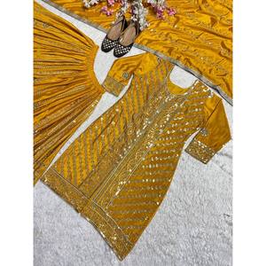 Top de fête pour femmes-Ensemble Plazzo et Dupatta avec broderie lourde - Product Image 1