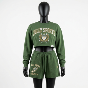 ชุดเซ็ตเสื้อครอปท็อปและกางเกงขาสั้นสตรีทแวร์คุณภาพสูง 350GSM สีเขียวฟอเรสต์ ปักโลโก้ตามสั่ง - Product Image 1
