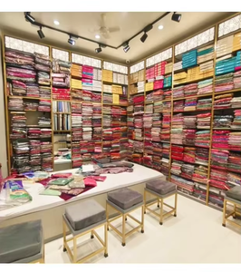 Muebles Duraderos para Tiendas de Ropa, Diseño Ergonómico Inteligente, Unidades de Exhibición Personalizadas, Materiales de Alta Calidad, Interior Moderno para Comercios Minoristas - Product Image 2