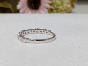 Anillo de Boda de Media Eternidad con Diamantes Cultivados en Laboratorio de Corte Brillante de 0.55 Ct de Lurba Jewels, Certificado por IGI, Anillo de Lujo para Mujer en Oro Sólido de 14k - Product Image 3