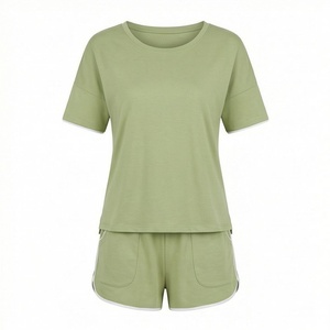 Conjunto Deportivo de 2 Piezas para Mujer, Camiseta Verde de Manga Corta y Pantalones Cortos por Encima de la Rodilla, Tejido Transpirable para Primavera - Product Image 1