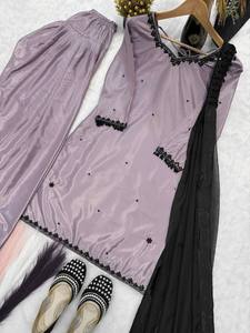 Ensemble élégant Kurti et Palazzo gris avec Dupatta noir pour femme – Tenue de soirée ethnique de créateur avec détails faits main et sequins - Product Image 4