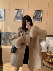 เนสต้า สปอร์ตส์เสื้อโค้ทขนสัตว์สำหรับผู้หญิงในช่วงฤดูหนาวคริสต์มาสพร้อมฮู้ดขนสัตว์ฟ็อกซ์ เสื้อแจ็คเก็ตขนสัตว์แคชเมียร์แบบยาวมีเข็มขัด เสื้อแจ็คเก็ตขนสัตว์แฟชั่นสำหรับวันหยุด - Product Image 5