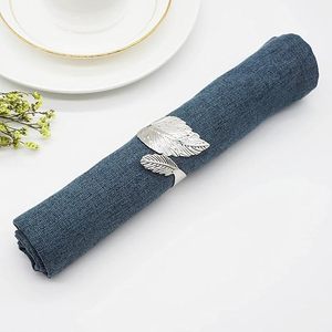 Anneau de serviette en métal texturé doré fait main, moderne et écologique, pour la restauration fine, les mariages et les fêtes (vente en gros) - Product Image 1