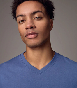 T-shirt col en V pour homme 100 % coton écologique séchage rapide respirant coupe décontractée grandes tailles personnalisable en gros motif uni - Product Image 4