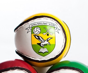 Hurling Balls Sliotars Officiel GAA Taille Cuir Haute Qualité Disponible Différentes Tailles Couleurs - Product Image 1