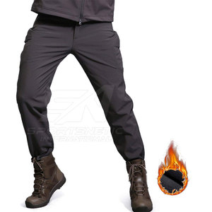 Vêtements de trekking en montagne avec tissu extensible, design confortable, pantalon softshell pour une utilisation en softshell. - Product Image 2