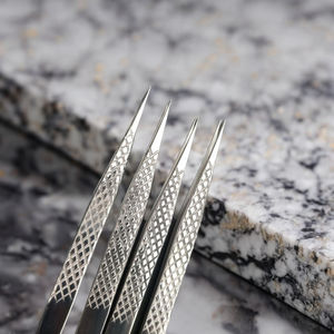 Pinzas para Pestañas de Acero Inoxidable Antiácido de Larga Duración, Marca Personalizada, Punta Suave de Precisión, Antiestáticas, Agarre Fino - Product Image 1