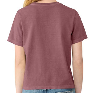 Camiseta gris ajustada de cuello redondo para mujer, de algodón peinado elástico, manga corta, corte slim, informal, estilo baby tee. - Product Image 3