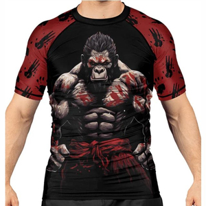 เสื้อรัดรูปแขนสั้นสีแดงสำหรับผู้ชาย แห้งเร็ว ผลิตจากโพลีเอสเตอร์ ไซส์ผู้ใหญ่ ลายพิมพ์กอริลลา โลโก้ด้านหน้า - Product Image 4