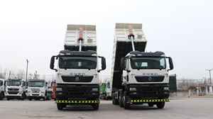 Camión Volquete Diésel Howo 8x4 Euro 2, 10 Ruedas, 11-20T de Carga, Volante a la Izquierda, Cámara Trasera, 251-350HP, 6-8L - Product Image 3