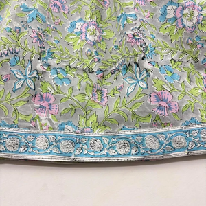 Tunique formelle en coton écologique imprimé à la main motif floral, col en V, manches 3/4, avec dentelle et ourlet à volants faits main, lavable et infroissable - Product Image 4