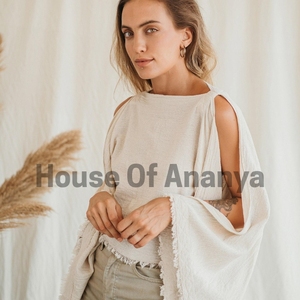 Top corto tipo poncho de algodón crudo blanco, estilo bohemio, estilo Ibiza, túnica para festivales, con aberturas laterales, top de algodón extragrande, top bohemio de corte holgado, ropa de verano. - Product Image 4