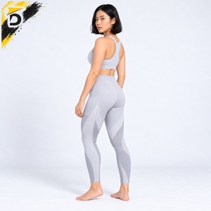 Ensemble de yoga élégant pour femmes, tissu léger, coupe moderne, idéal pour le yoga, le pilates, la course à pied, l'entraînement et les tenues décontractées actives - Product Image 5