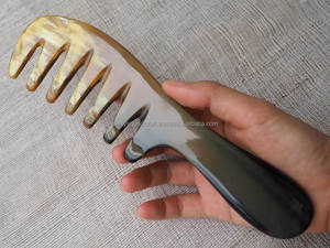 SANIYA HANDICRAFT Peine de pelo de cuerno de buey pulido Dientes anchos Peine de pelo de estilo de amor de cuerno natural - Product Image 2