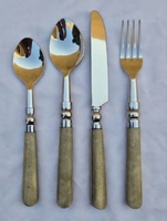 Ensemble de couverts 5 pièces en acier inoxydable avec manche en résine, finition dorée, design brillant, écologique, pour fêtes, vente en gros usine