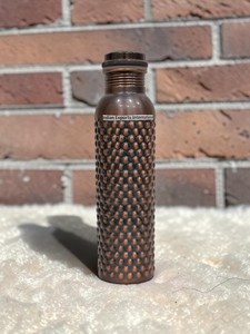 Botella de agua de cobre con puntos de primera calidad, exportaciones indias internacionales. (Cobre Puro Certificado) - Product Image 1