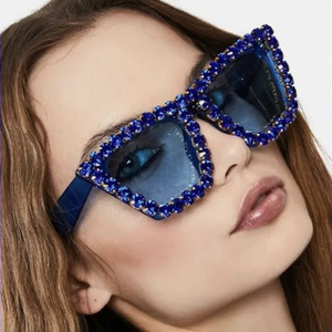 Nouvelles Lunettes de Soleil Oversize pour Femme, Style Cat-Eye Américain, Ornées de Diamants, Monture Distinctive, Tendance Street Style Transfrontalier - Product Image 2