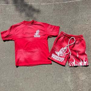 ชุดเซ็ตเสื้อยืดแขนสั้นและกางเกงขาสั้นลำลองสำหรับผู้ชาย 2 ชิ้น - Product Image 1
