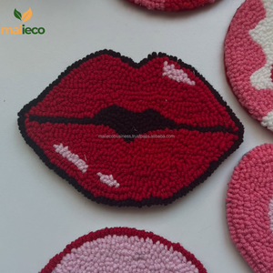 Sous-verres mignons faits à la main pour la Saint-Valentin avec motif en point d'aiguille, sous-verres à tasse en point d'aiguille - Product Image 5