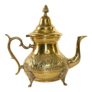 กาน้ำชาทองเหลืองหรูหรา ดีไซน์สวยงาม เหมาะสำหรับชงและเสิร์ฟเครื่องดื่ม - Product Image 3