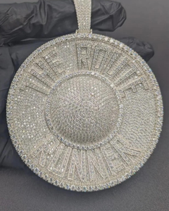 Pendentif cercle personnalisé avec nom en moissanite glacée, lettre personnalisée, en argent 925, bijoux hip-hop pour cadeaux d'anniversaire pour hommes - Product Image 1