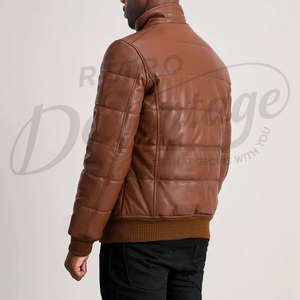 Chaqueta de cuero sintético acolchada para hombre, estilo bomber, corte ajustado, cuello alto, para invierno. - Product Image 2