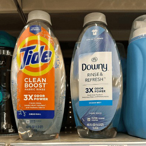 Tide Clean Boost Fabric Rinse, 62 fl oz, Elimina - Product Image 1