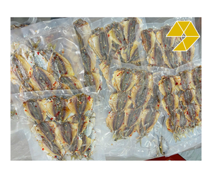 Pescado Amarillo Seco con Rayas, Marinado con Chile Picante, Pescado Seco al Sol, Ingrediente para Cocinar, Pescado Amarillo Seco de Vietnam - Product Image 1