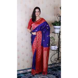 Sari Único de Seda Suave con Tejido Ondulado Banarasi Violeta y Bordado Zari, Blusas y Camisas para Mujer - Product Image 6