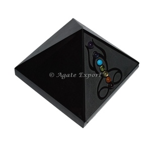 Pyramides de pierres précieuses 7 chakras |   Pyramides sculptées Feng Shui pour la décoration intérieure en gros - Product Image 6