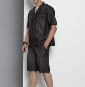 ชุดยีนส์ผู้ชายสองชิ้นแบบสั่งทำจากโรงงาน ระบายอากาศได้ดี แห้งเร็ว คุณภาพสูง เสื้อแขนสั้น กางเกงยีนส์ขาสั้น สไตล์สตรีทแวร์ - Product Image 5