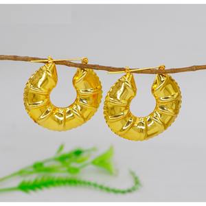 Exagerado Metal C forma bambú aro pendiente nicho lujo chapado en oro moda venta al por mayor grueso hueco abierto aros mujeres pendiente - Product Image 2